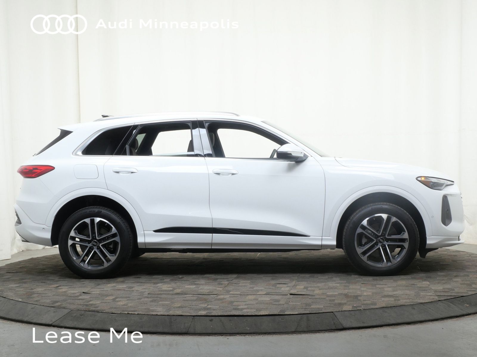 Thumbnail: 2025 Audi Q5 - 9