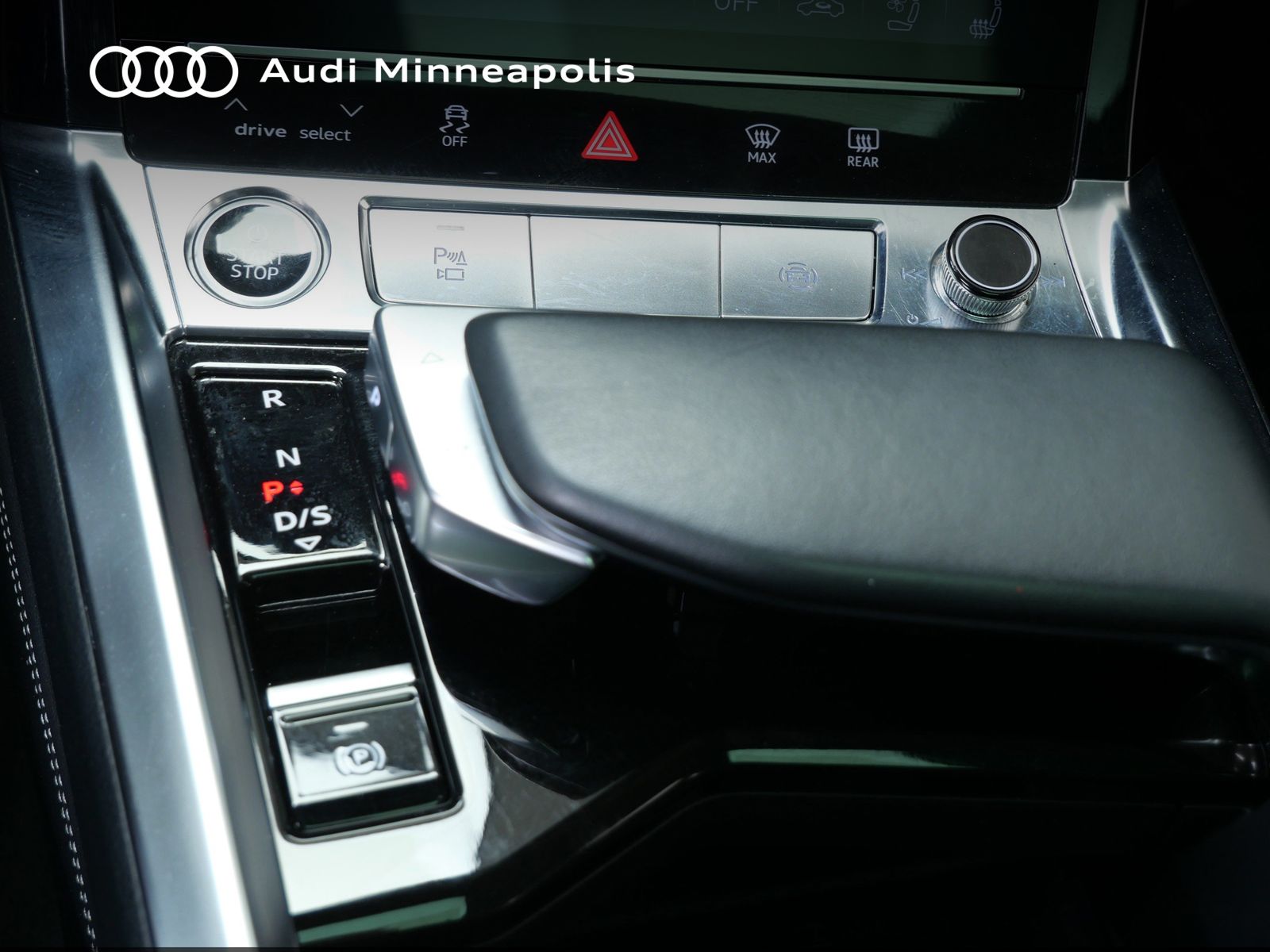 Thumbnail: 2024 Audi Q8 e-tron - 27