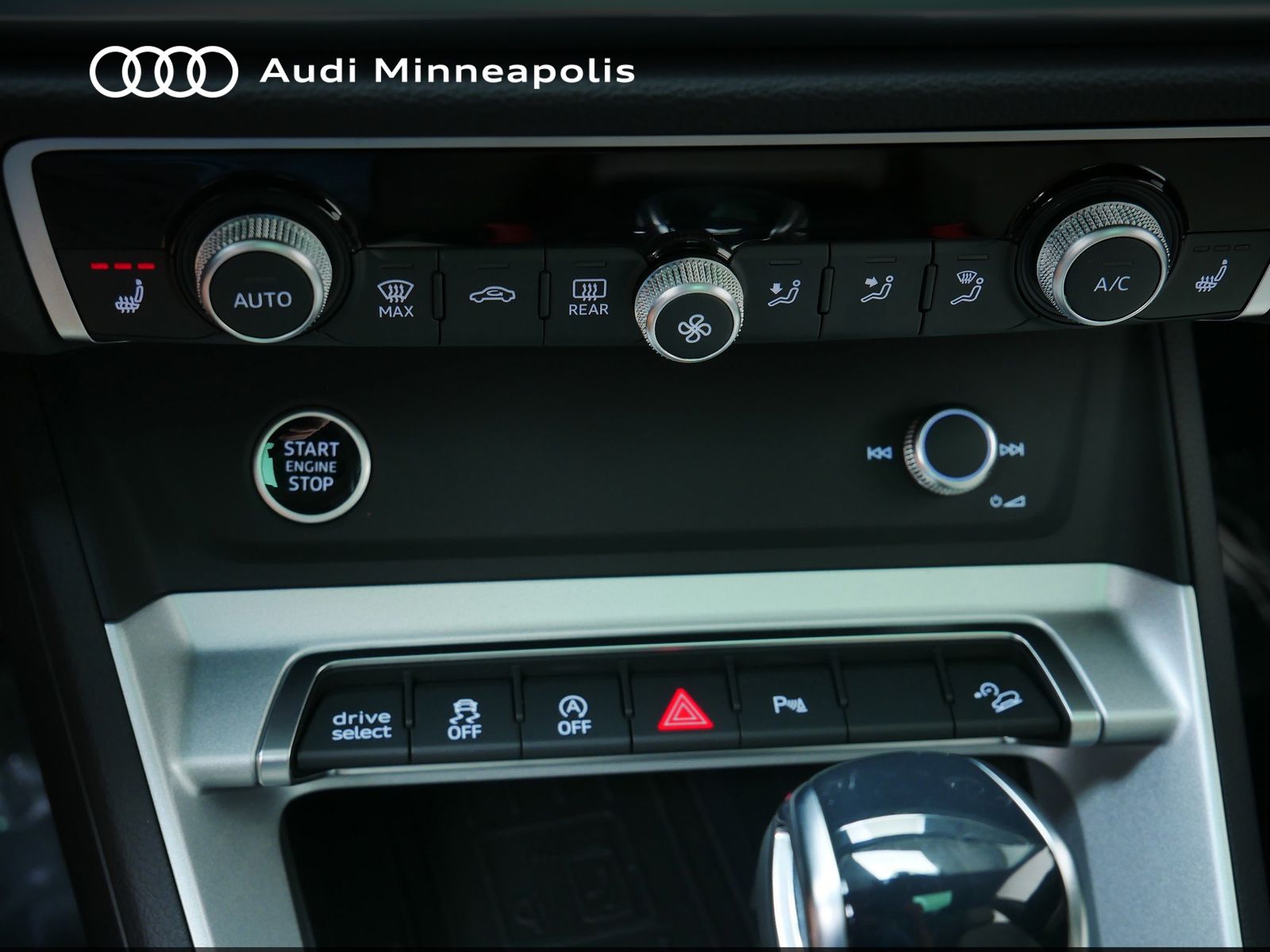 Thumbnail: 2025 Audi Q3 - 27