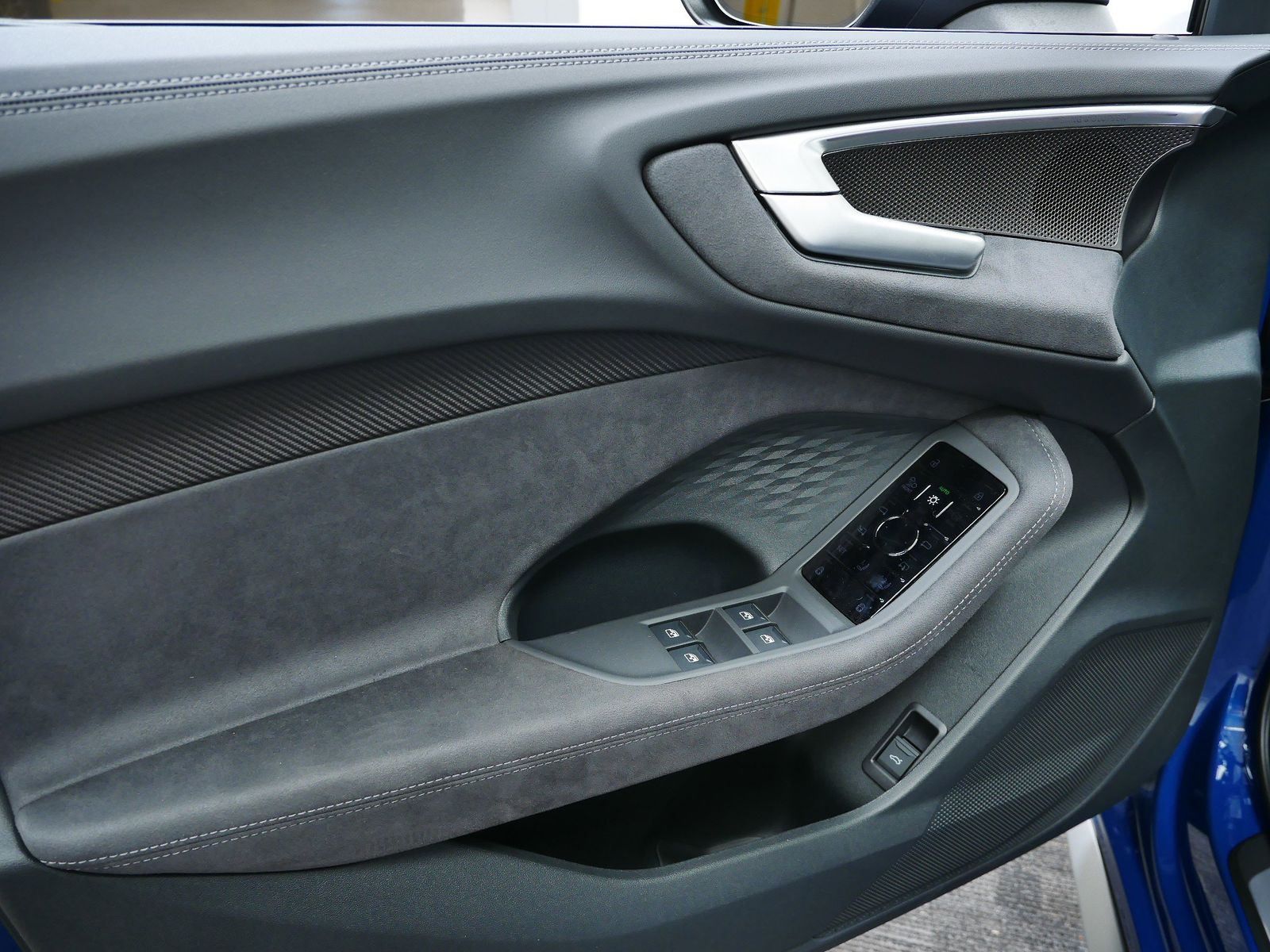 Thumbnail: 2025 Audi S5 - 11