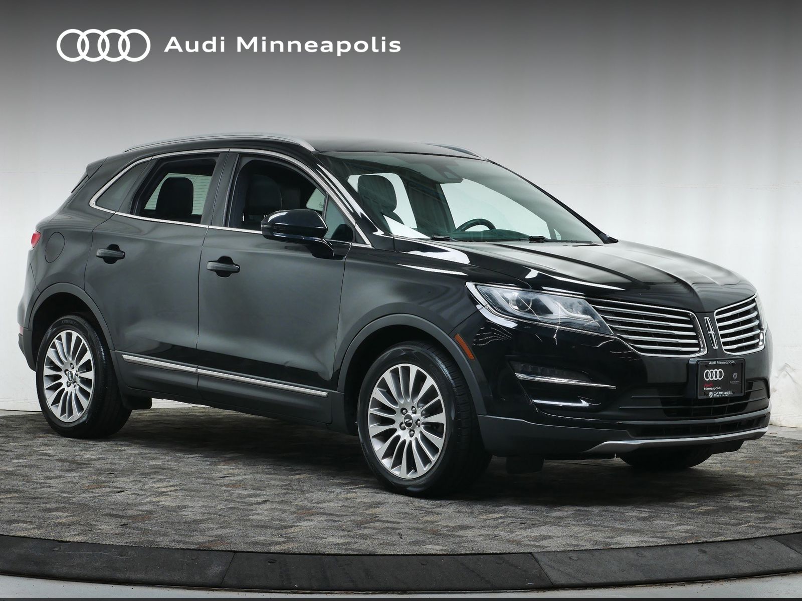 Thumbnail: 2017 Lincoln MKC - 10