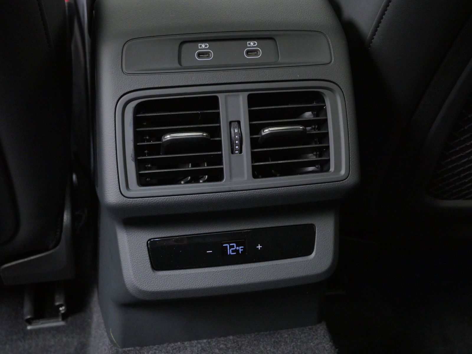 Thumbnail: 2026 Audi SQ5 - 14