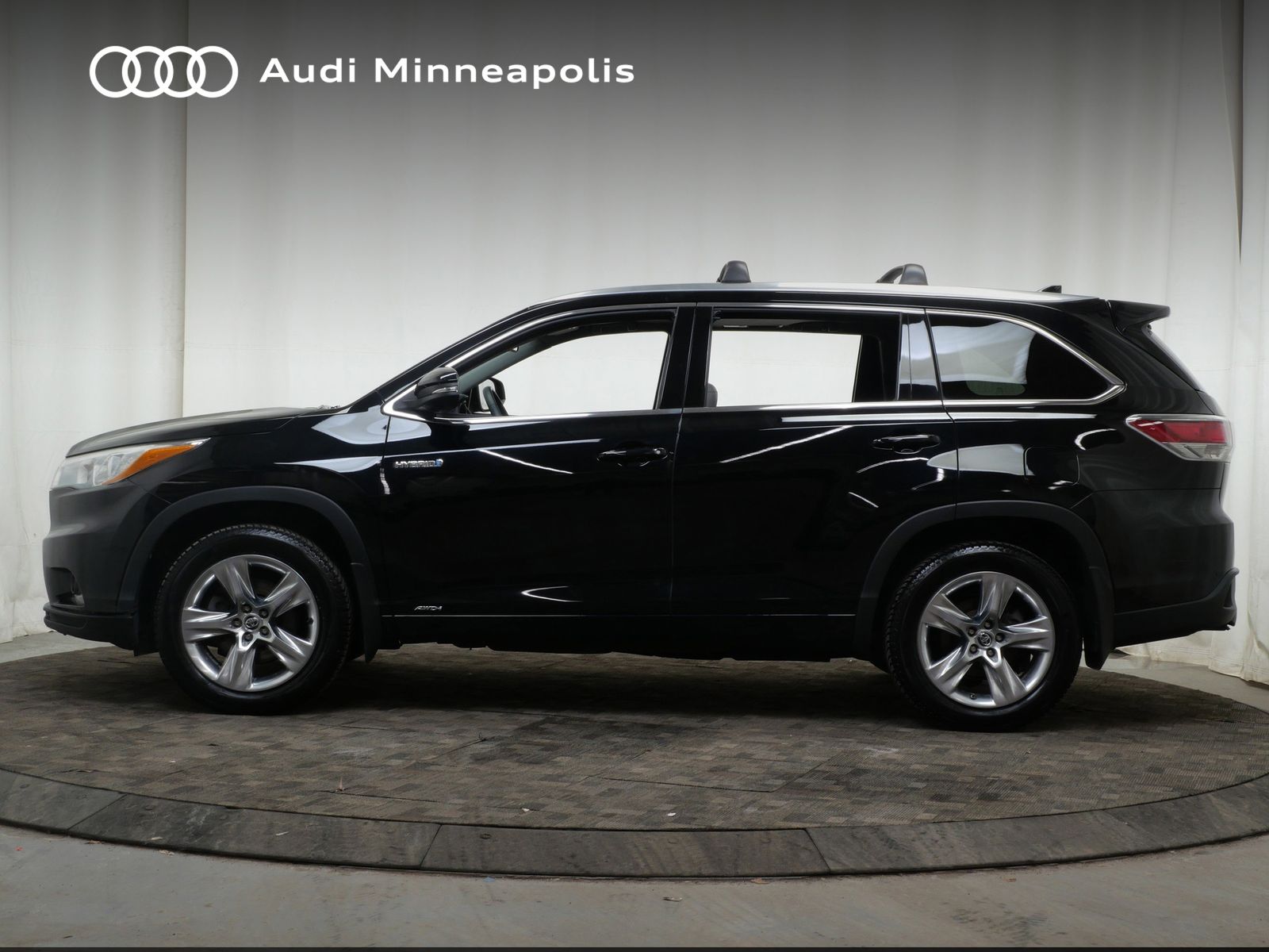 Thumbnail: 2016 Toyota Highlander - 3