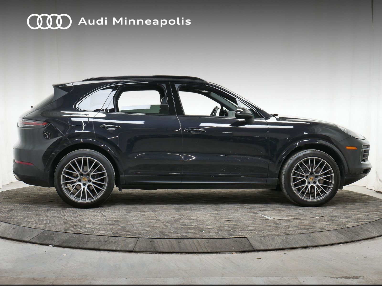 Thumbnail: 2022 Porsche Cayenne - 8