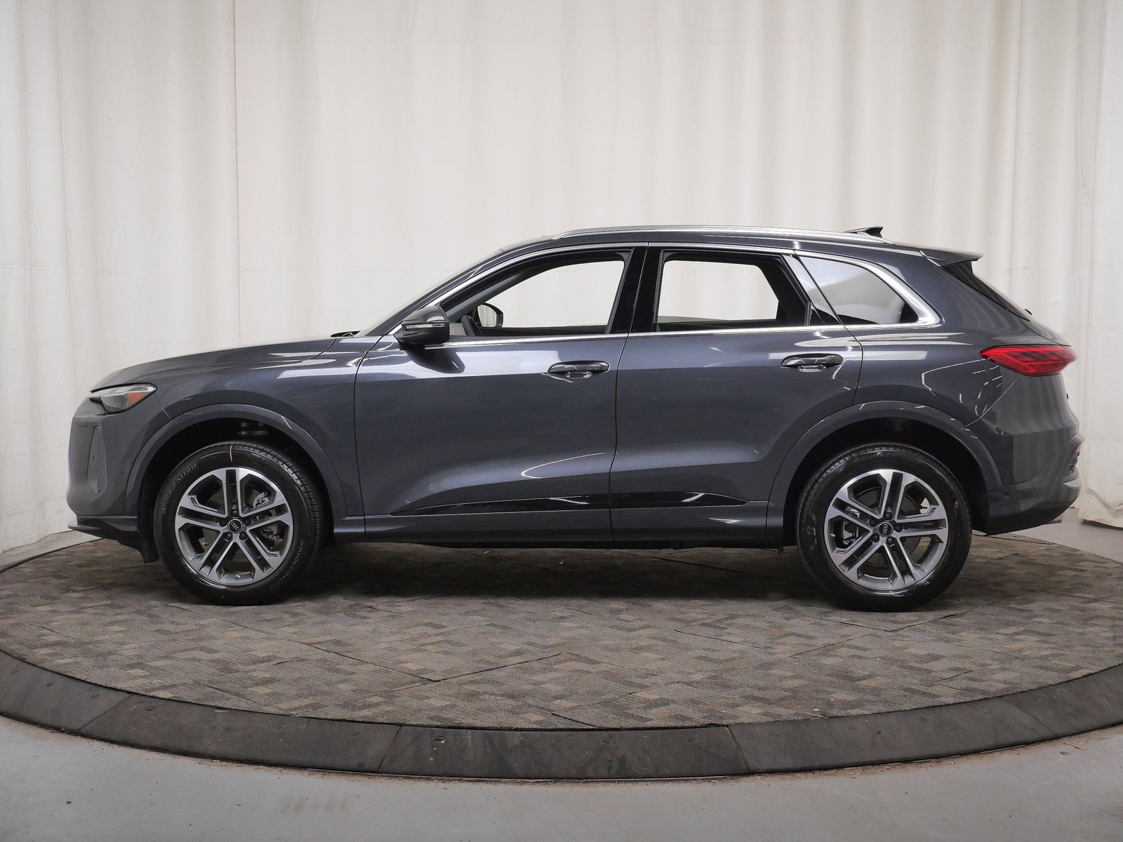 Thumbnail: 2026 Audi Q5 - 3