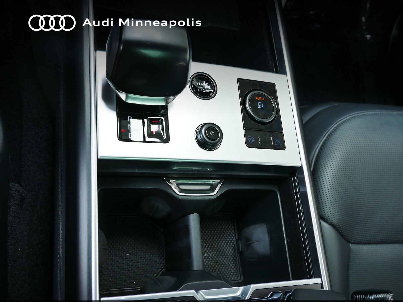 Thumbnail: 2023 Land Rover Range Rover - 21