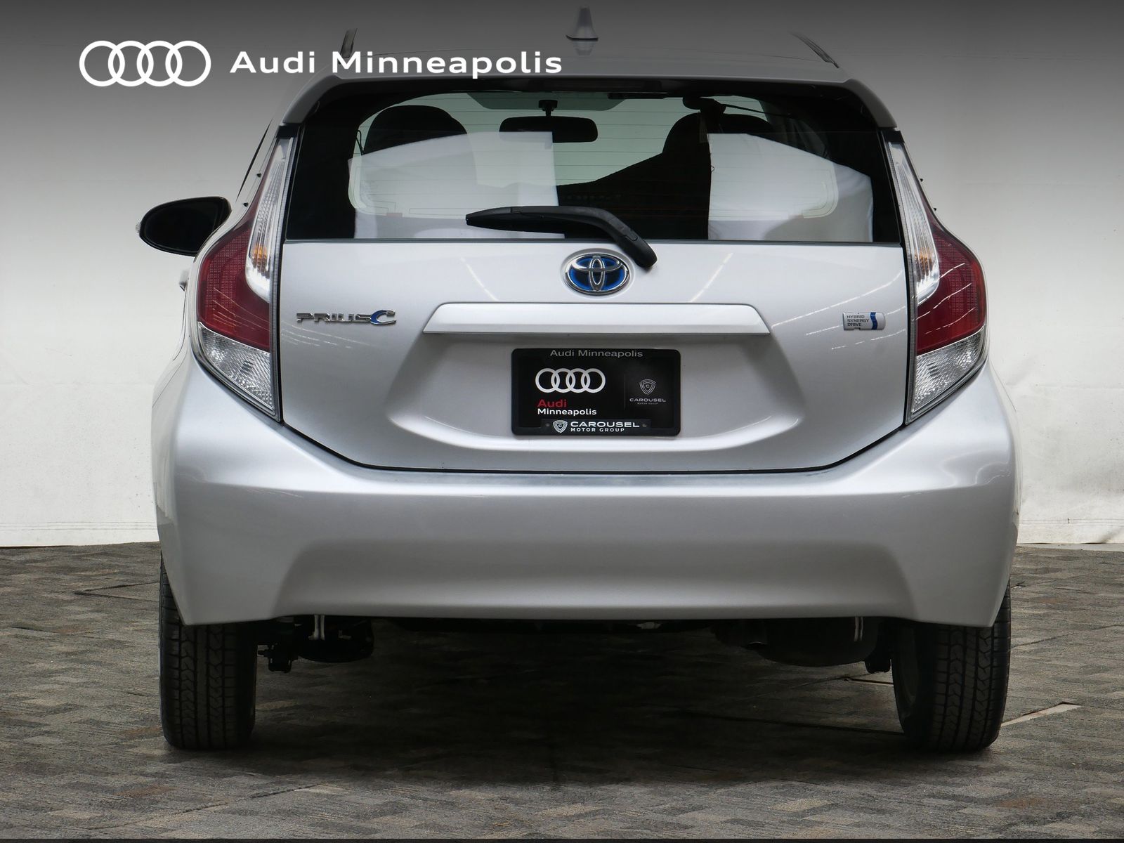 Thumbnail: 2015 Toyota Prius c - 5