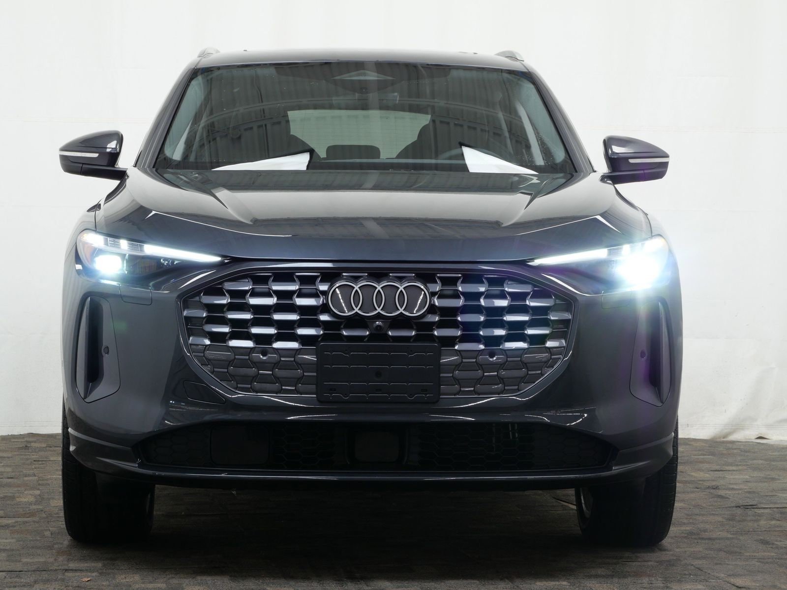 Thumbnail: 2025 Audi Q5 - 9