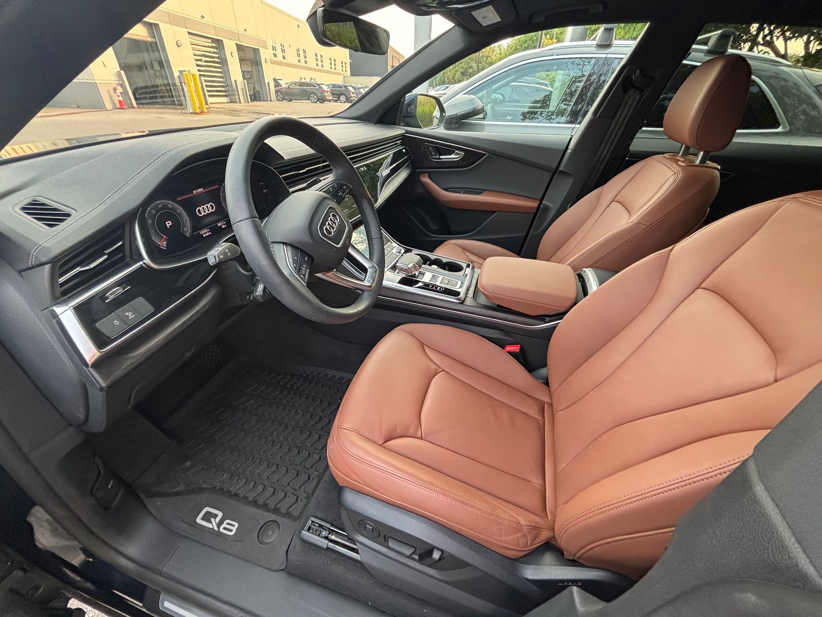 Thumbnail: 2023 Audi Q8 - 2