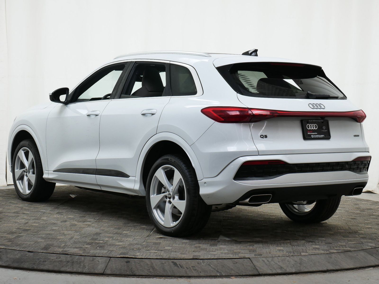 Thumbnail: 2025 Audi Q5 - 4