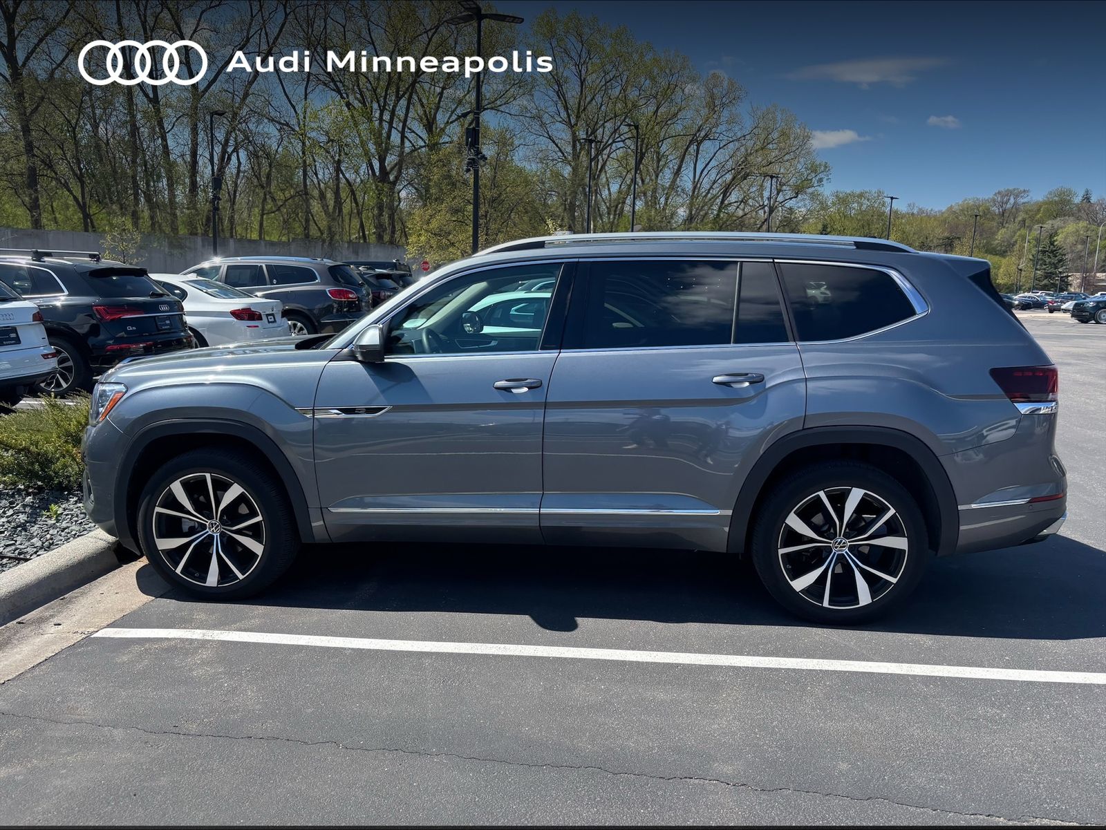 Thumbnail: 2024 Volkswagen Atlas - 12