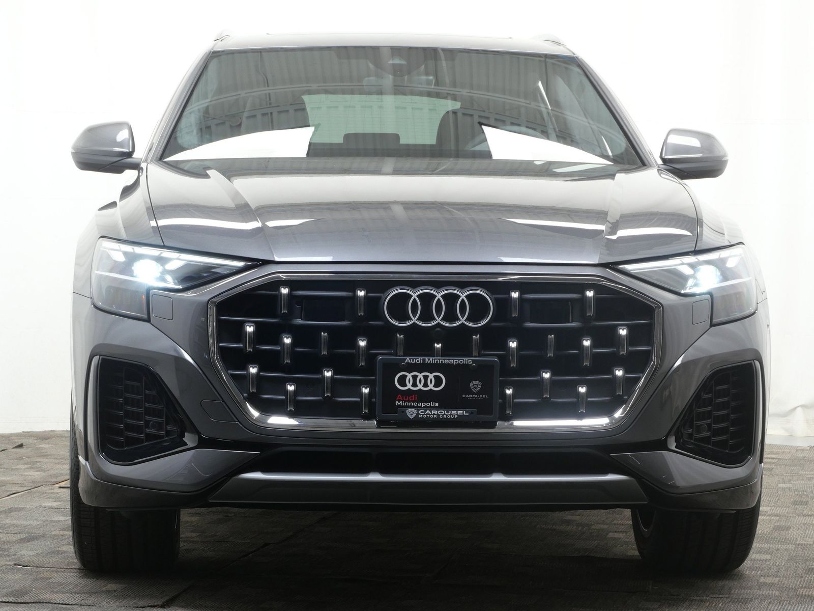 Thumbnail: 2026 Audi Q8 - 9