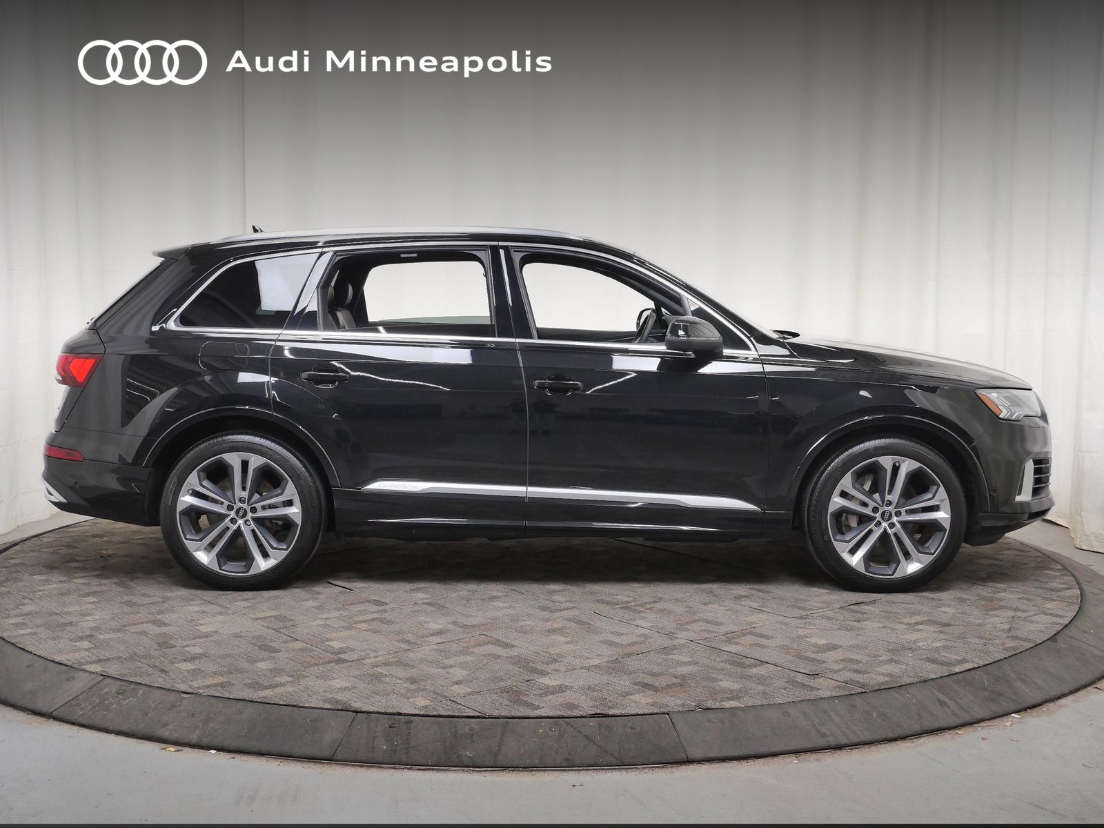 Thumbnail: 2023 Audi Q7 - 10