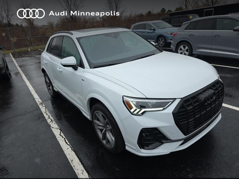 Thumbnail: 2023 Audi Q3 - 3