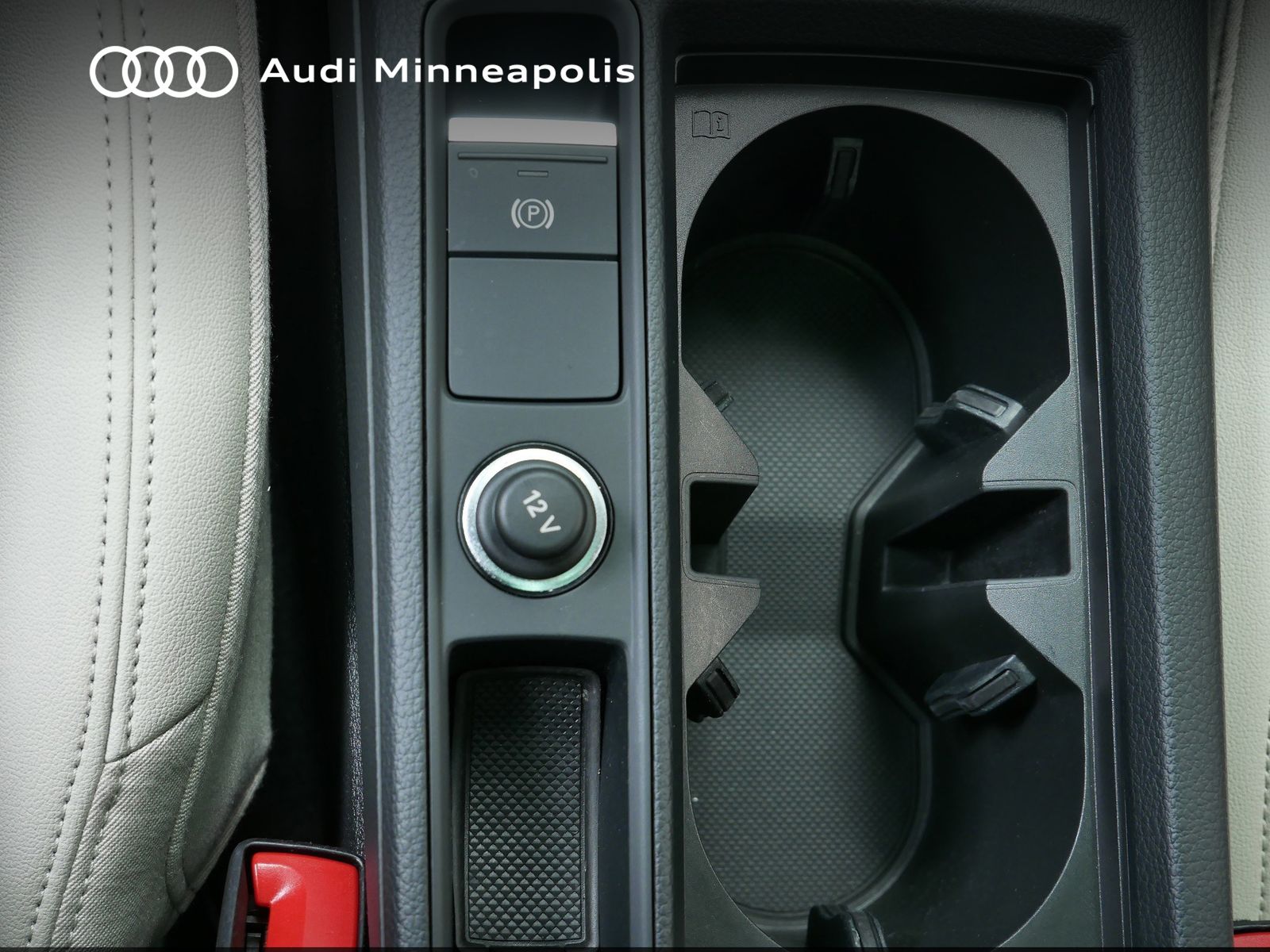 Thumbnail: 2022 Audi Q3 - 27