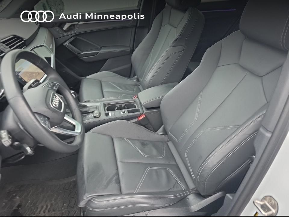 Thumbnail: 2023 Audi Q3 - 9