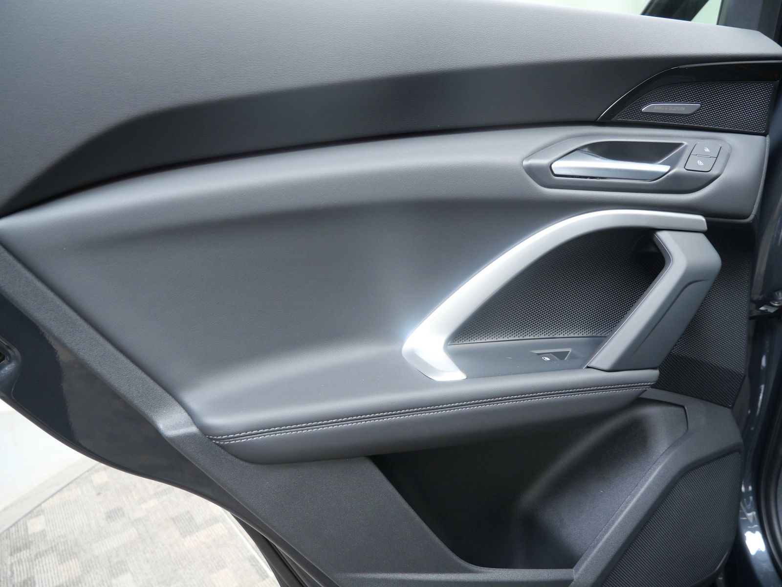 Thumbnail: 2025 Audi Q5 - 12