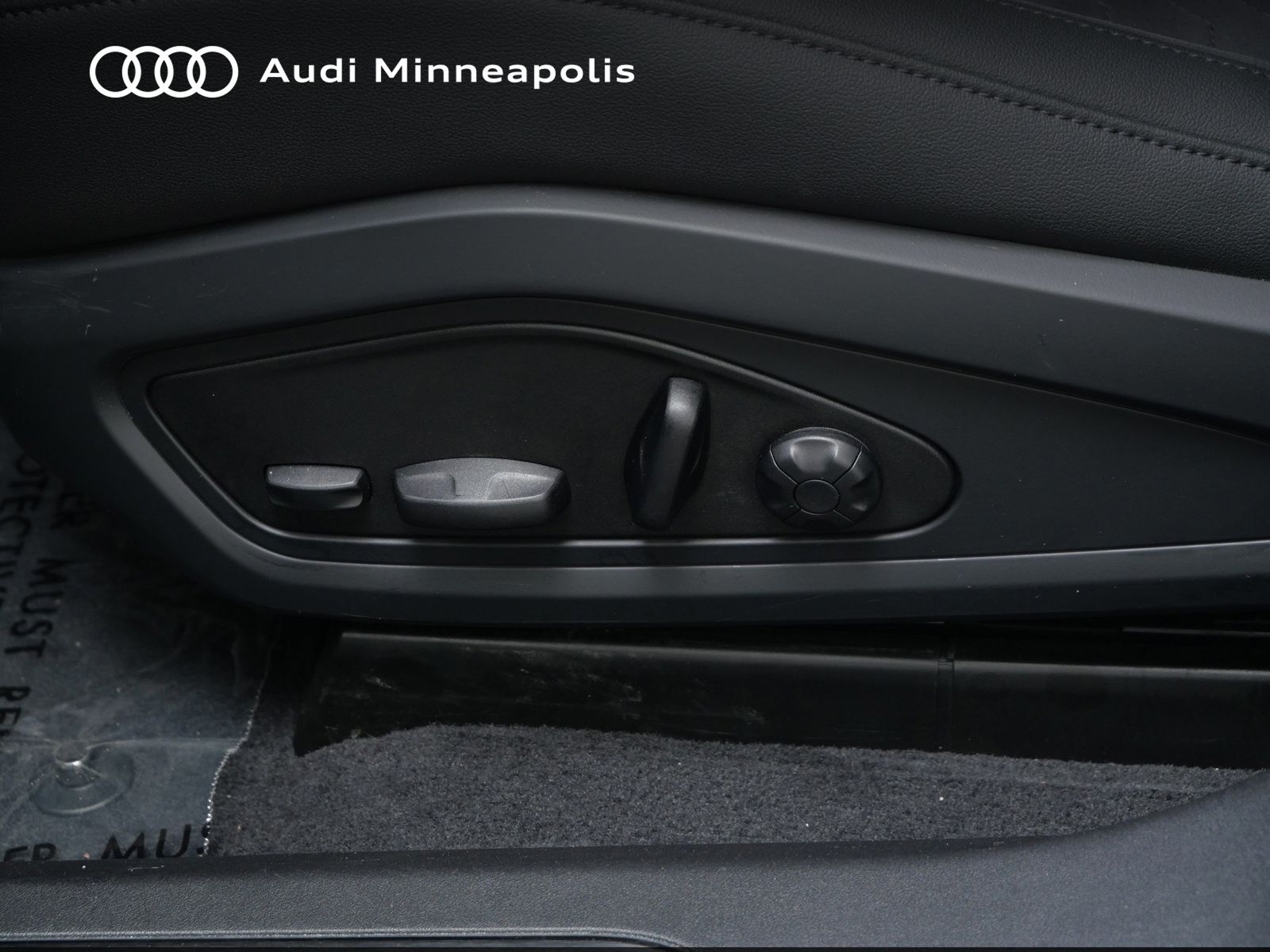 Thumbnail: 2023 Audi e-tron GT - 13