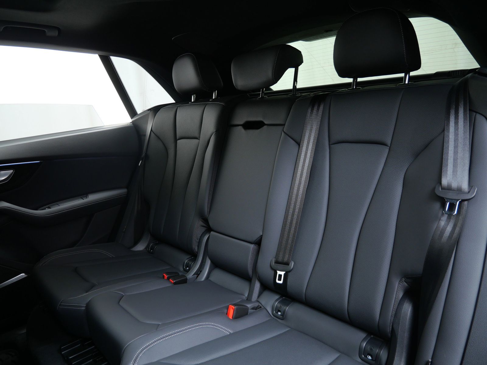 Thumbnail: 2026 Audi Q8 - 13