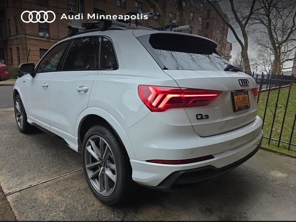 Thumbnail: 2023 Audi Q3 - 11