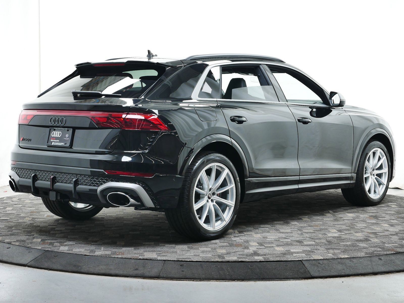 Thumbnail: 2025 Audi RS Q8 - 6