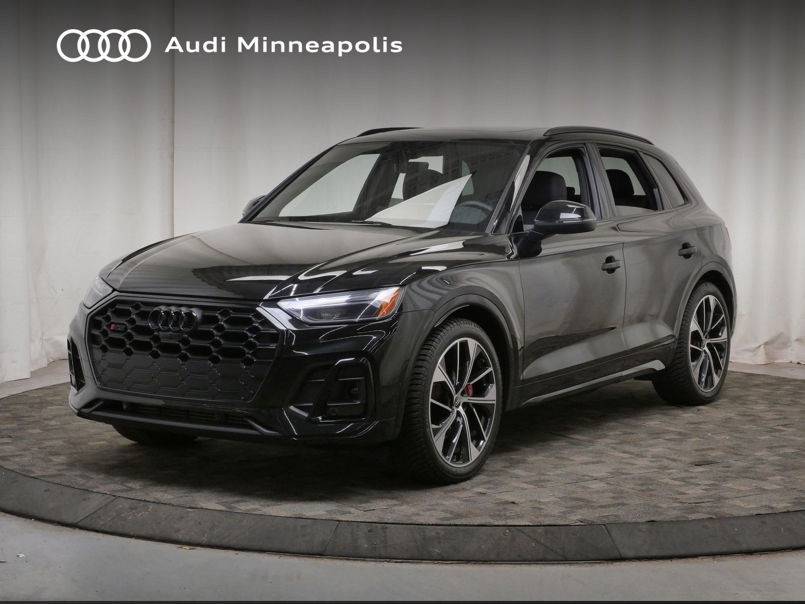 Thumbnail: 2023 Audi SQ5 - 1
