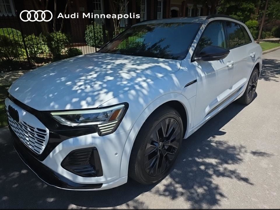 Thumbnail: 2024 Audi Q8 e-tron - 1