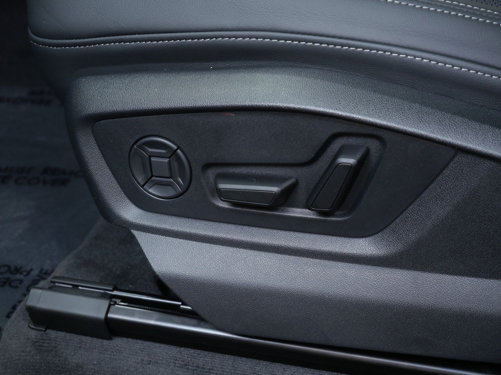 Thumbnail: 2026 Audi Q8 - 11