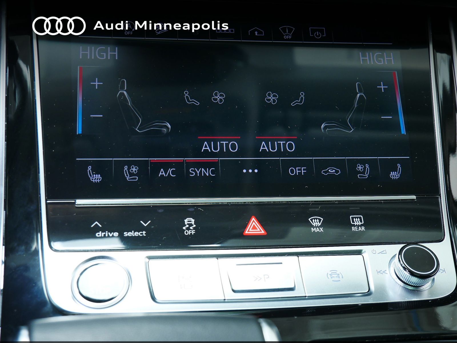 Thumbnail: 2023 Audi Q7 - 28