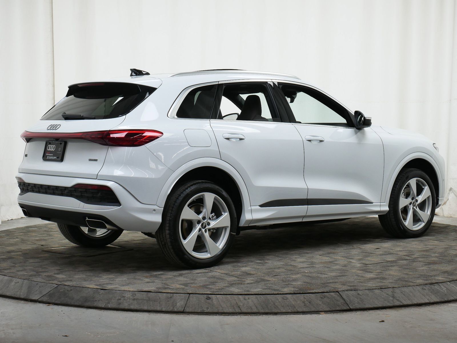 Thumbnail: 2025 Audi Q5 - 6