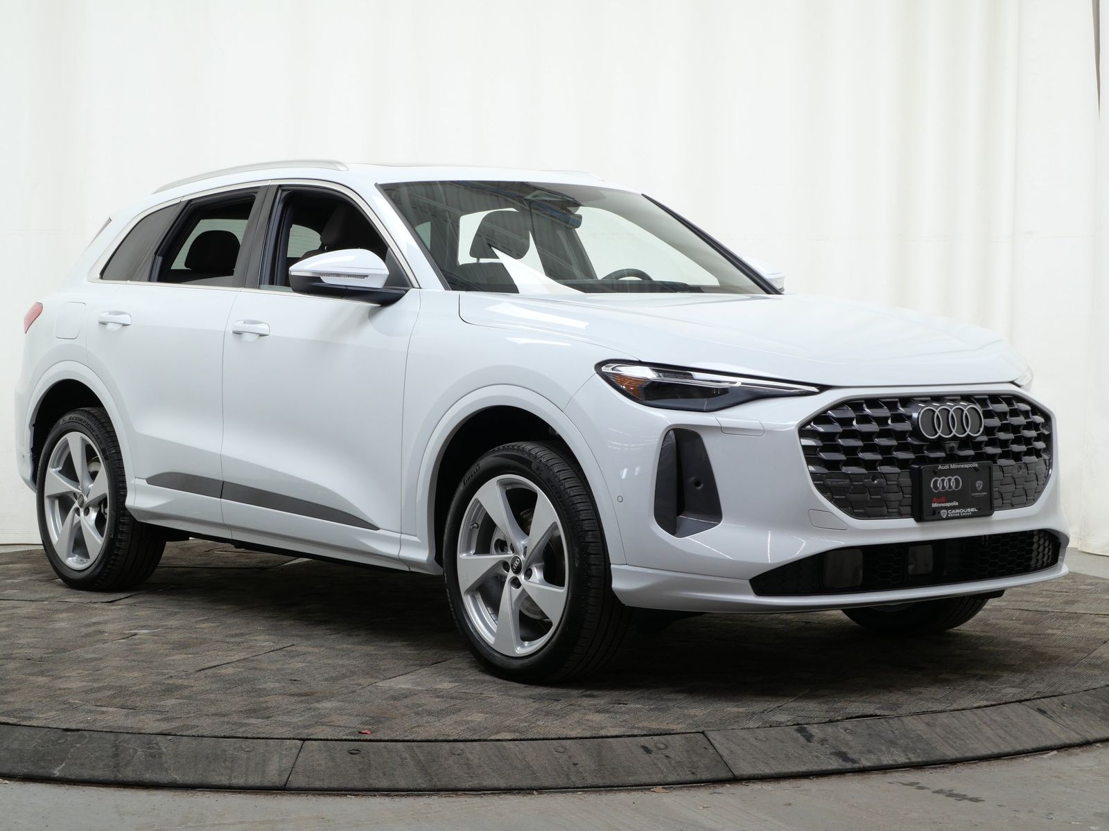 Thumbnail: 2025 Audi Q5 - 8