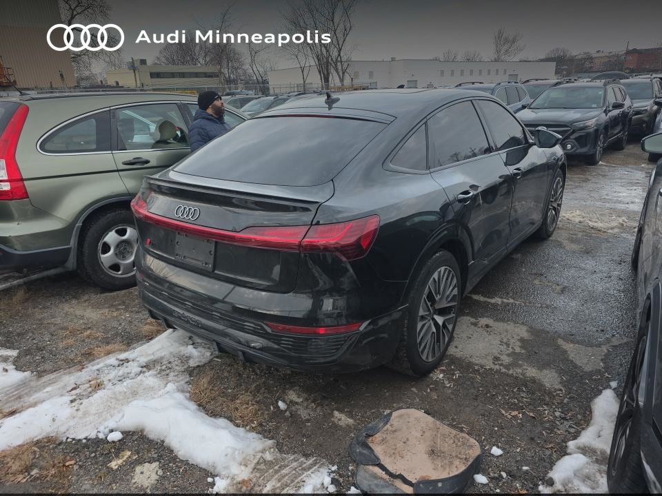 Thumbnail: 2024 Audi Q8 e-tron - 10