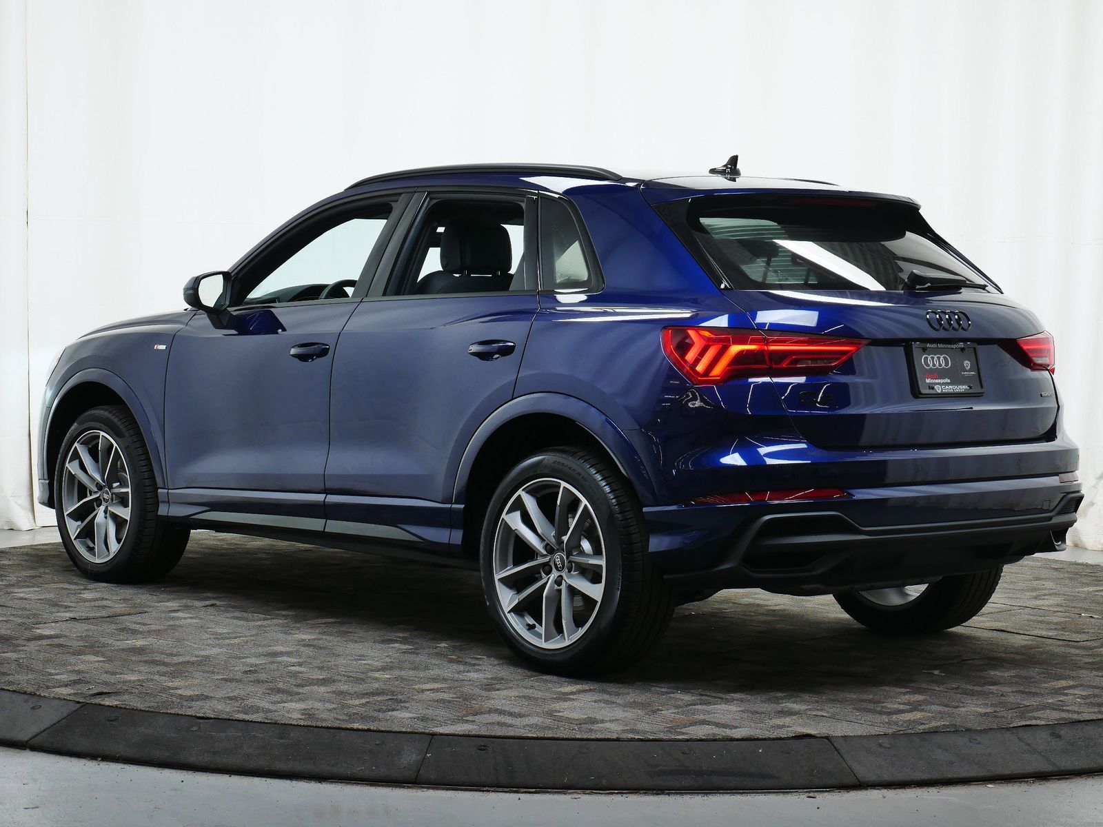 Thumbnail: 2025 Audi Q3 - 4