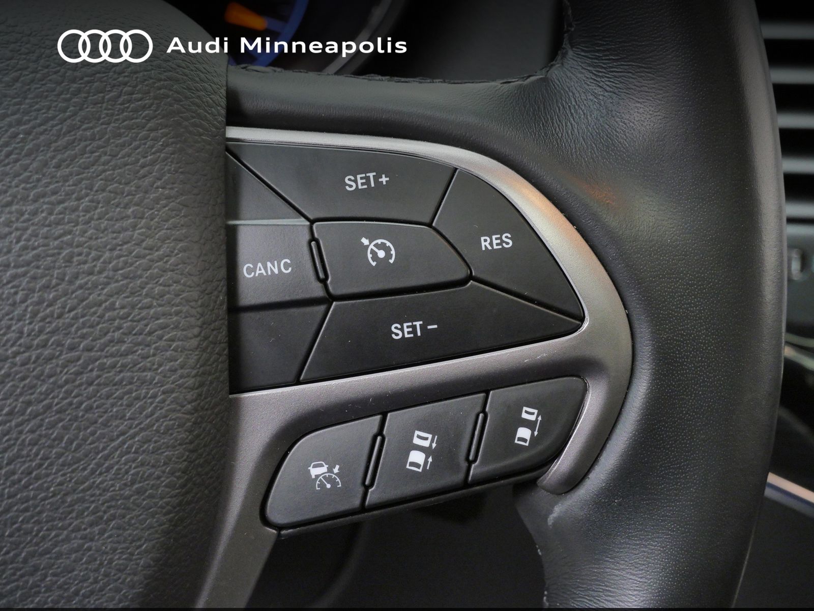 Thumbnail: 2021 Jeep Grand Cherokee - 21