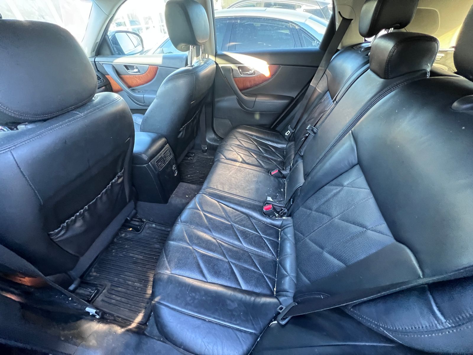 Thumbnail: 2015 INFINITI QX70 - 6