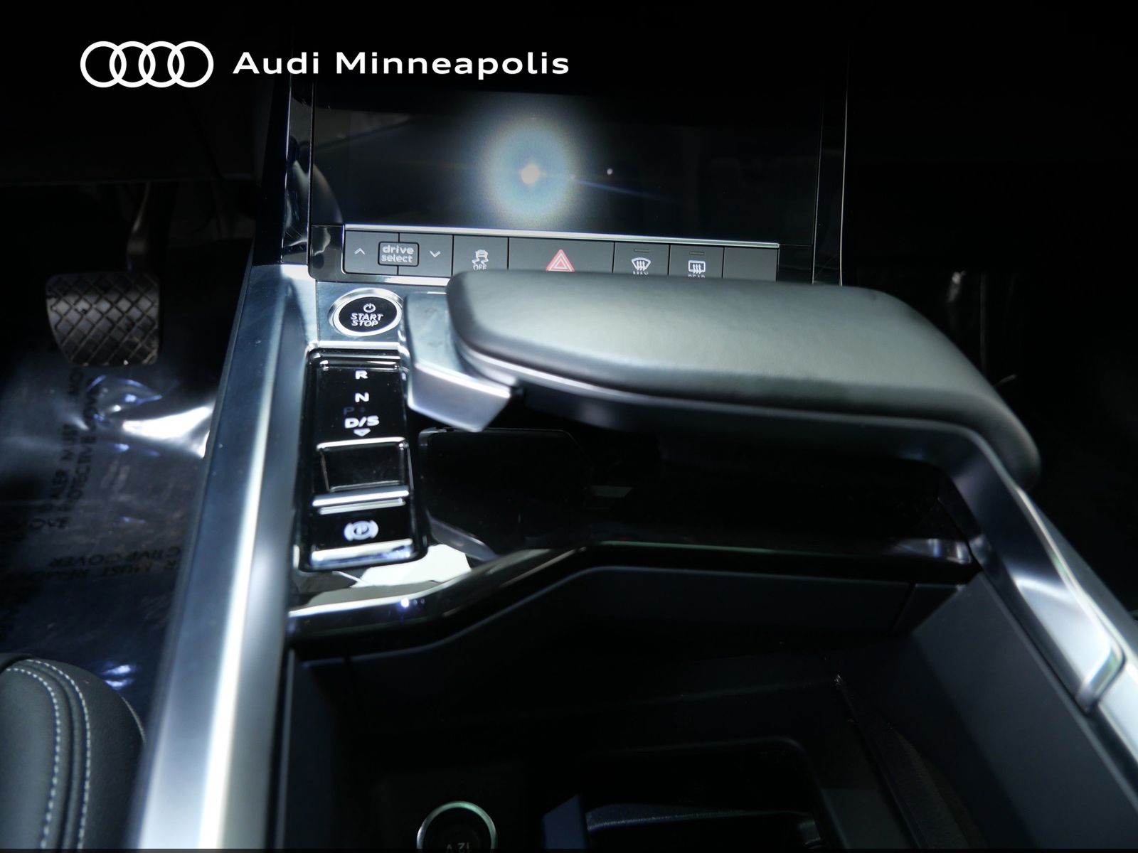 Thumbnail: 2024 Audi Q8 e-tron - 23