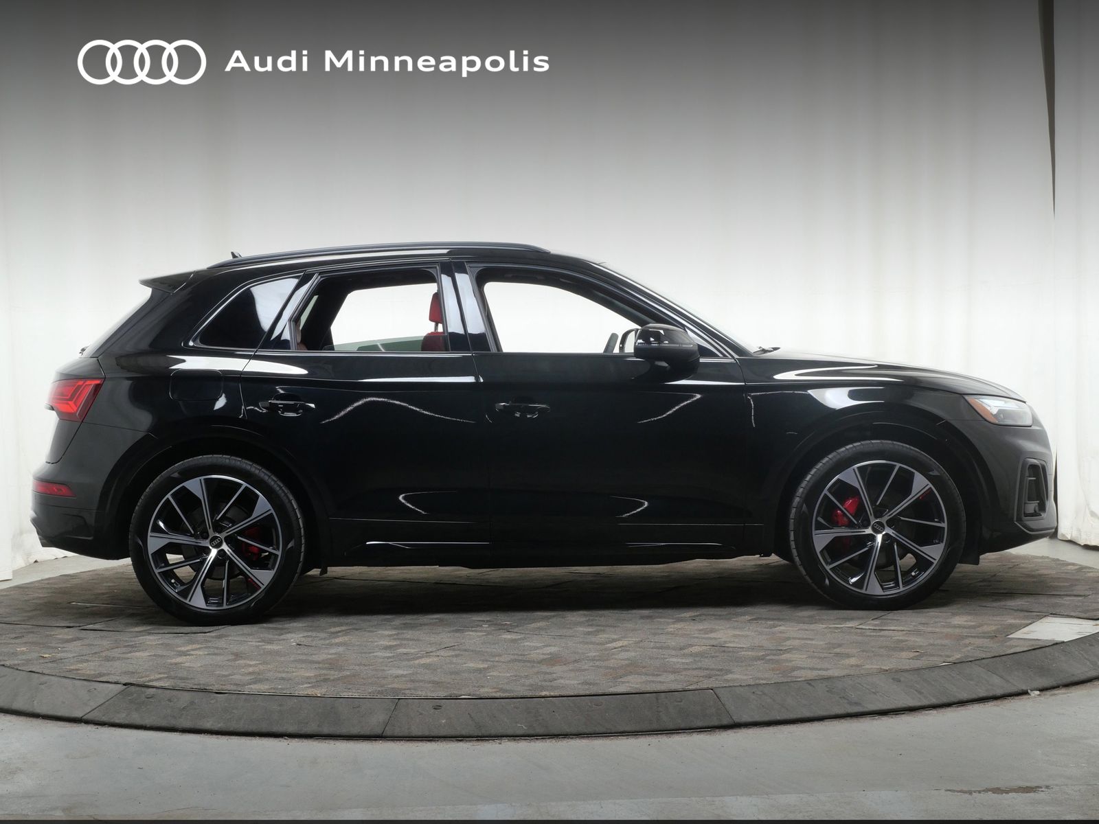 Thumbnail: 2023 Audi SQ5 - 10