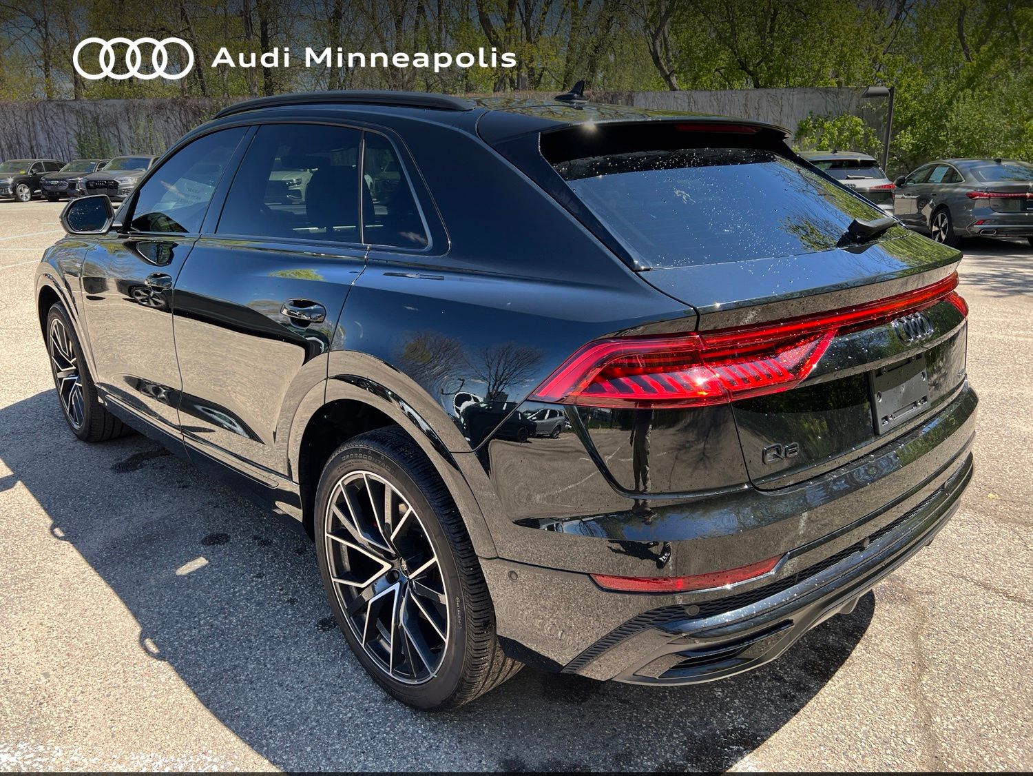 Thumbnail: 2023 Audi Q8 - 10