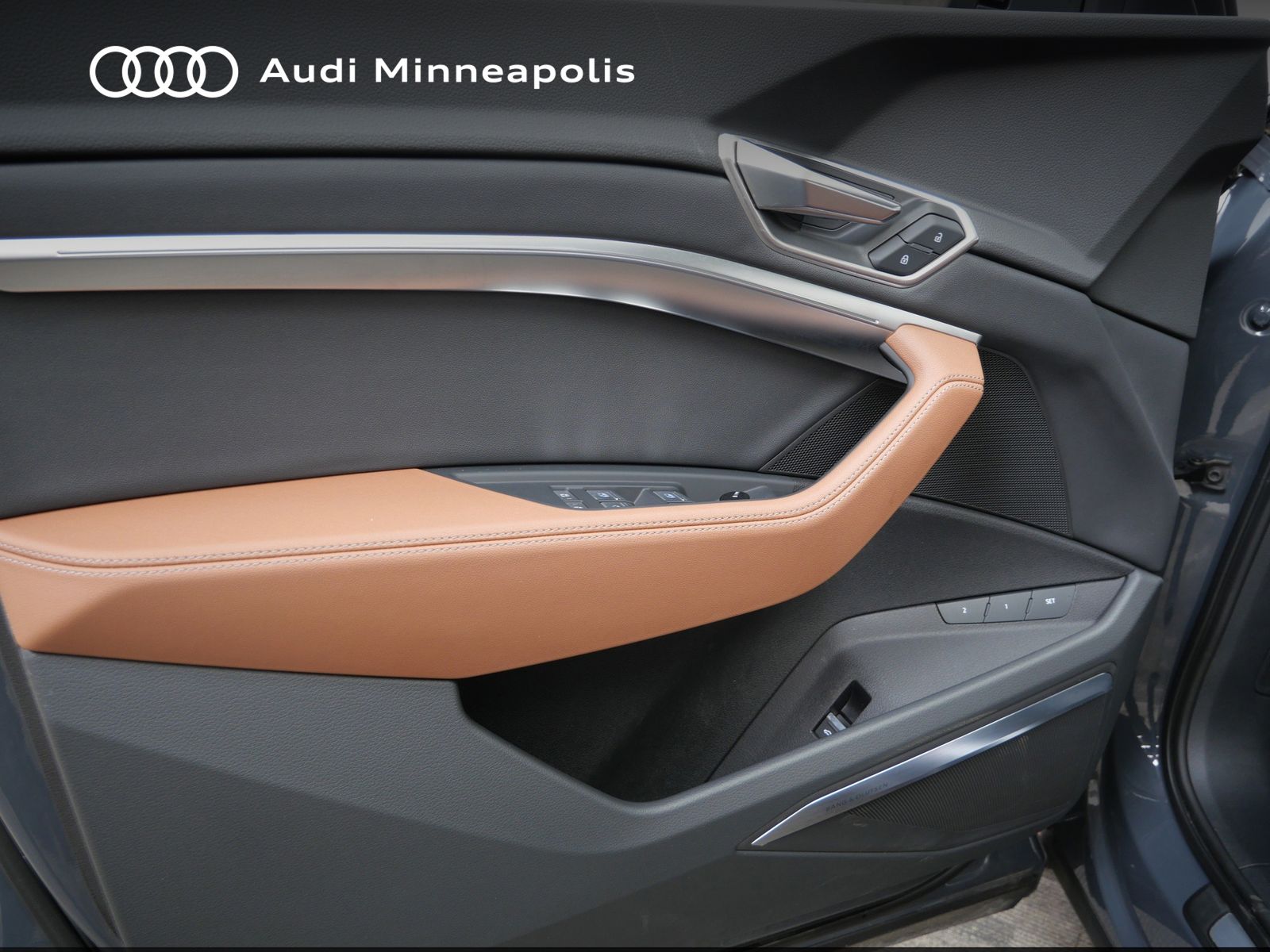 Thumbnail: 2024 Audi Q8 e-tron - 13