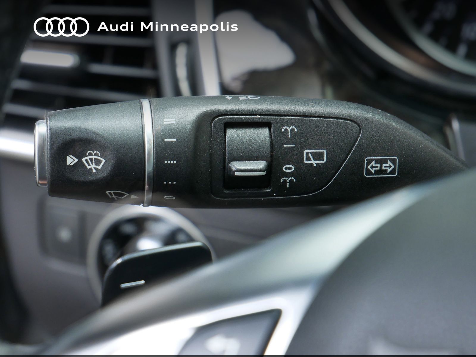 Thumbnail: 2015 Mercedes-Benz M-Class - 23