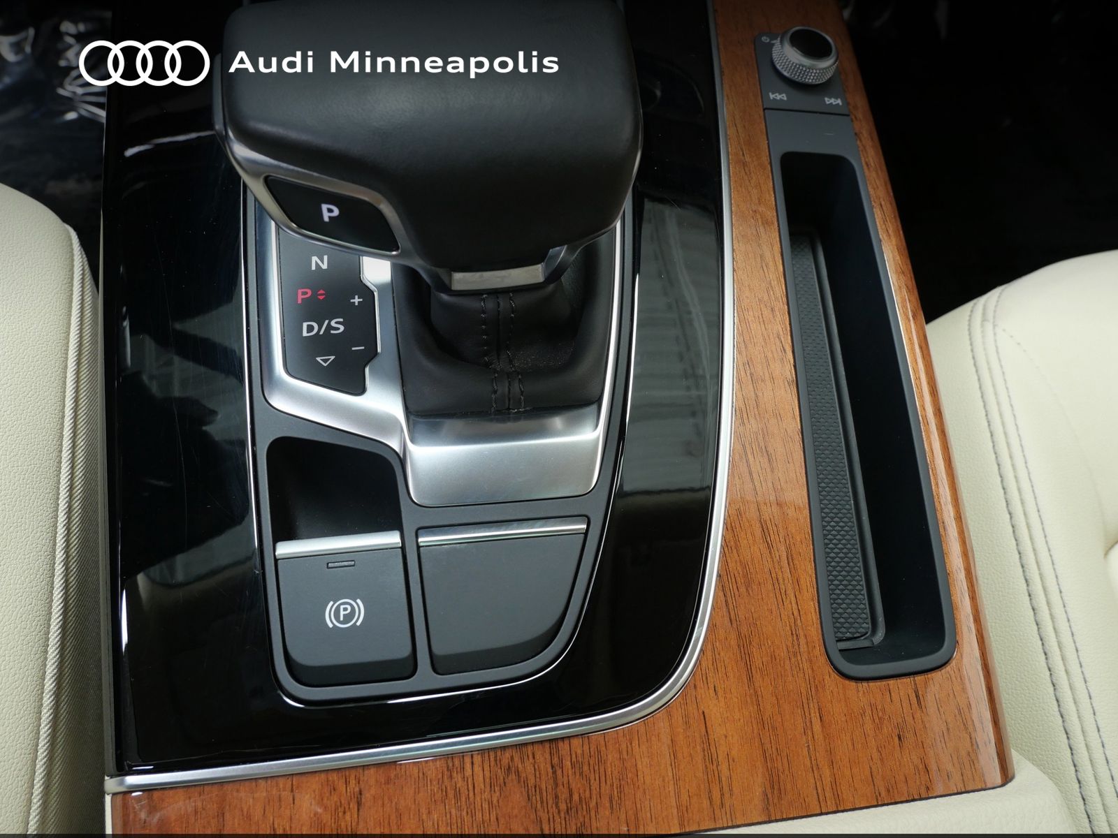 Thumbnail: 2023 Audi Q5 - 21