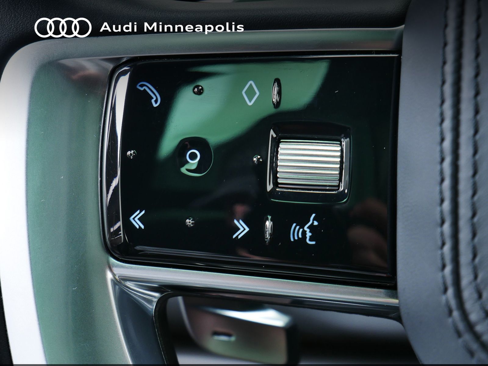 Thumbnail: 2023 Land Rover Range Rover - 17