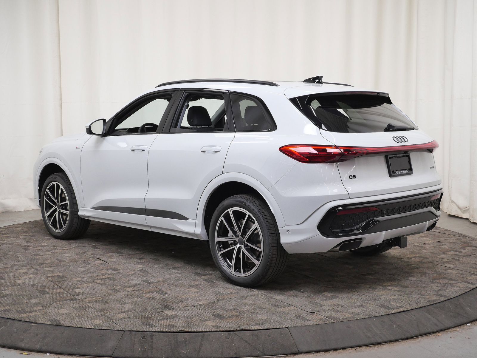 Thumbnail: 2026 Audi Q5 - 4