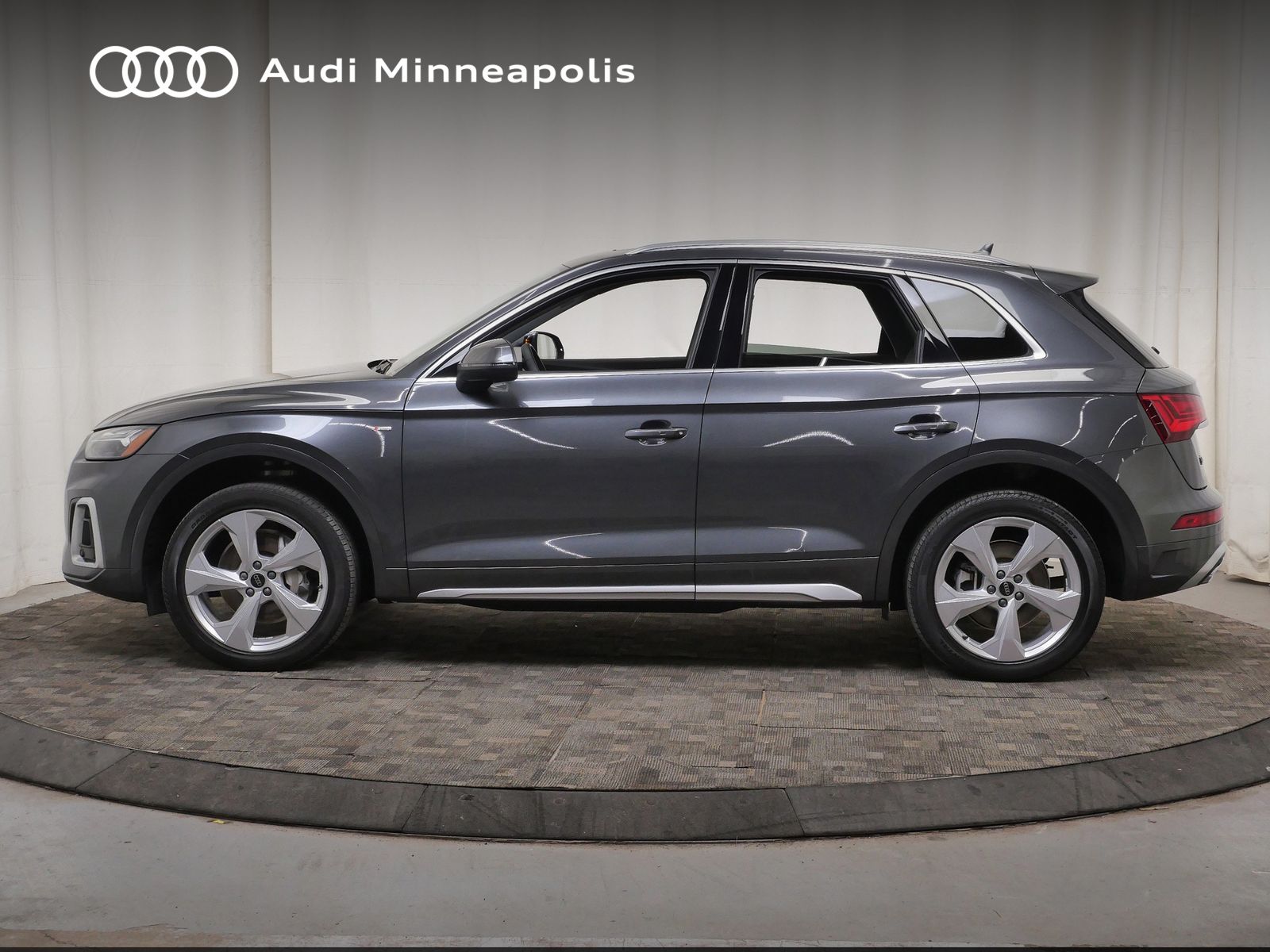 Thumbnail: 2023 Audi Q5 - 3