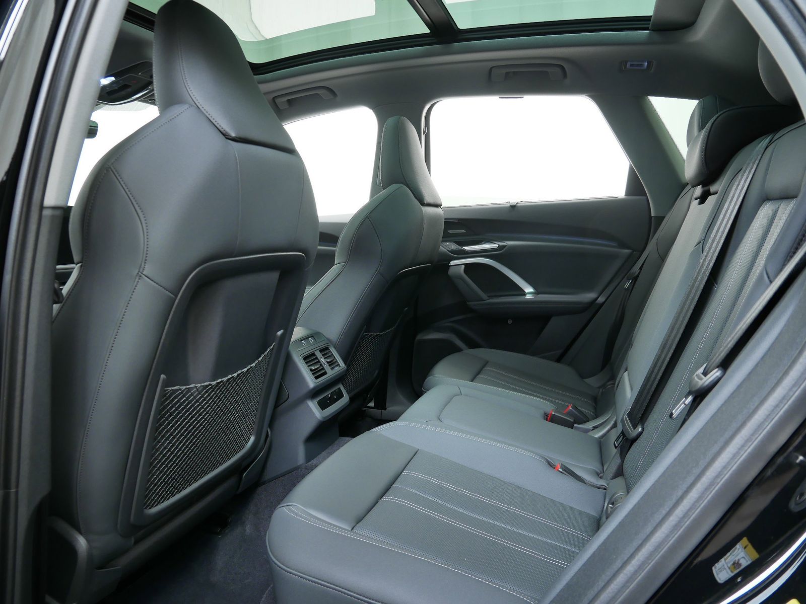 Thumbnail: 2025 Audi Q5 - 12