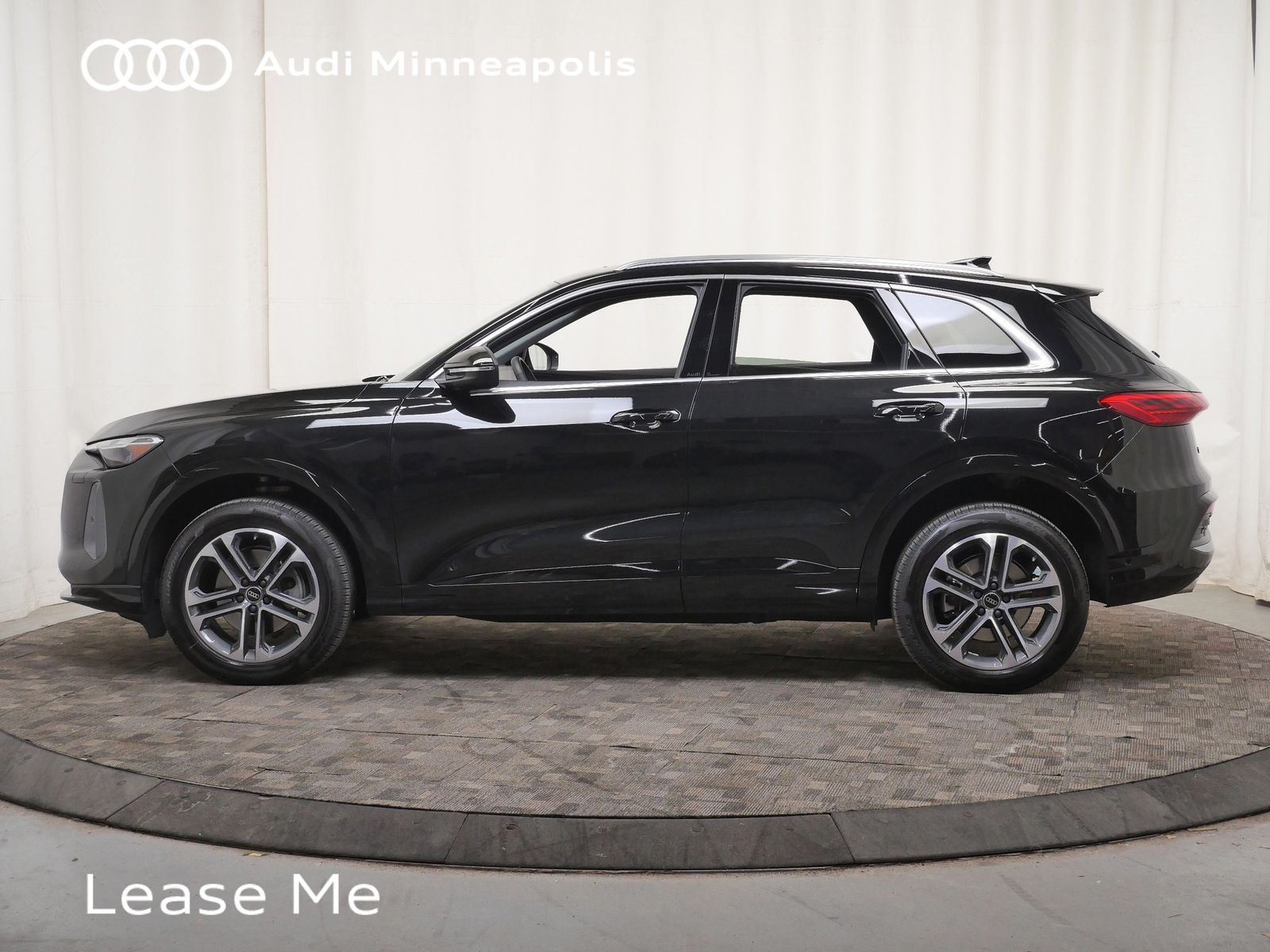 Thumbnail: 2025 Audi Q5 - 3
