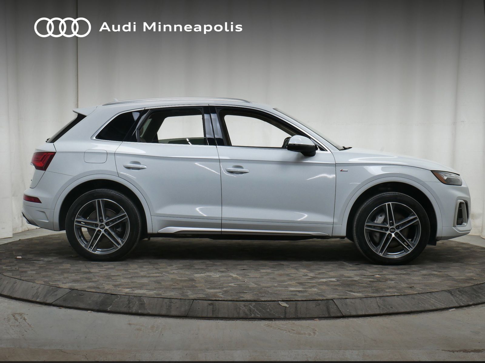 Thumbnail: 2023 Audi Q5 - 9