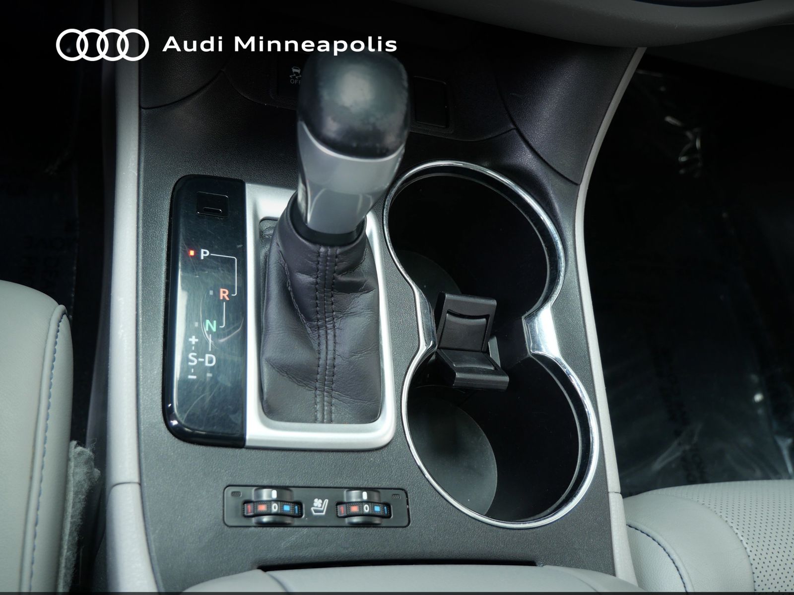 Thumbnail: 2016 Toyota Highlander - 26