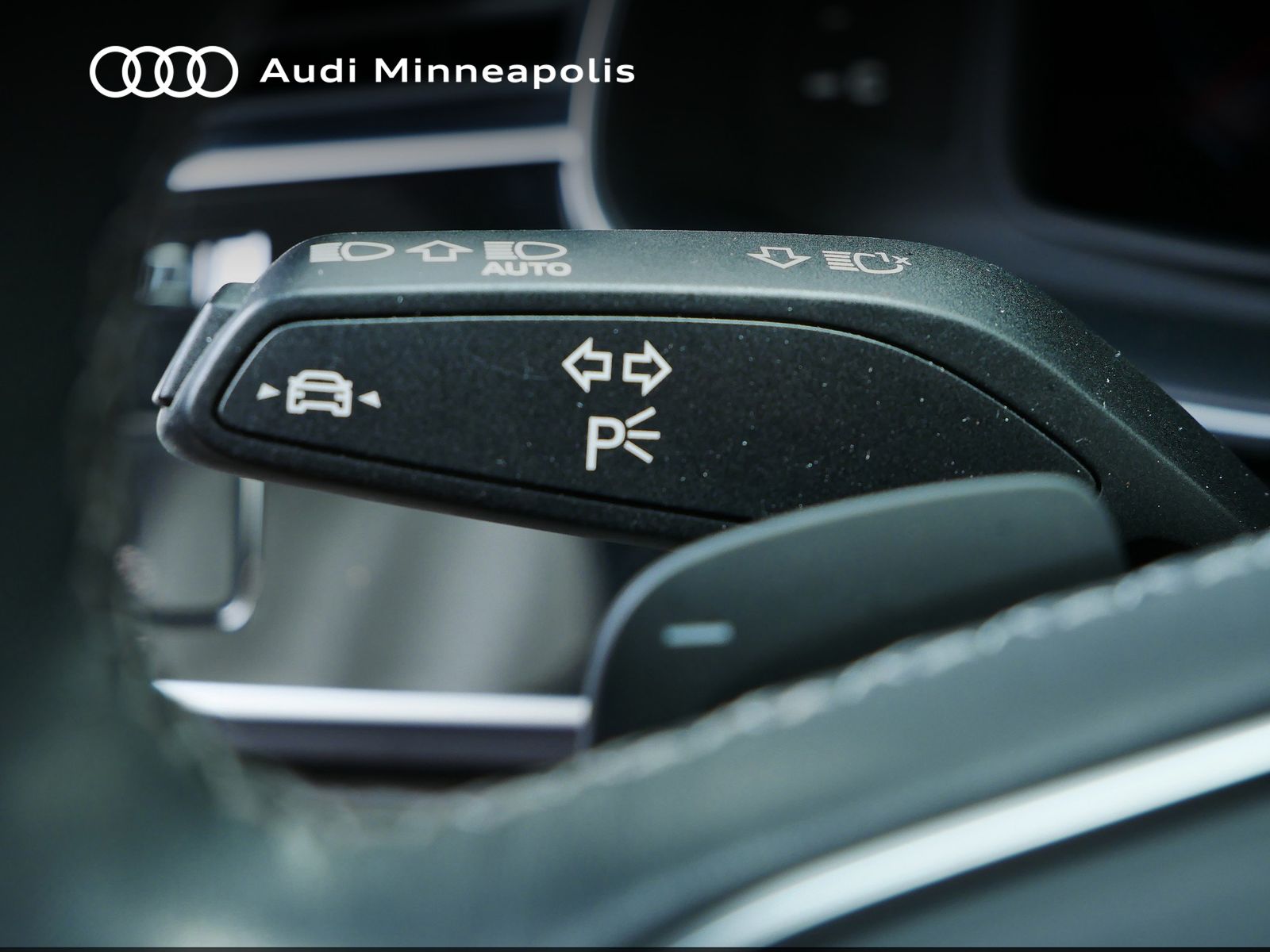 Thumbnail: 2023 Audi Q8 - 21