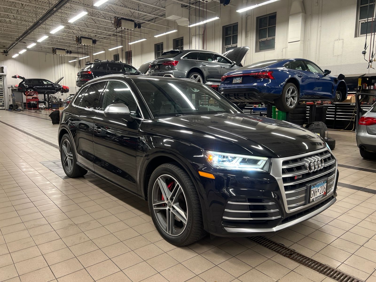 Thumbnail: 2018 Audi SQ5 - 2